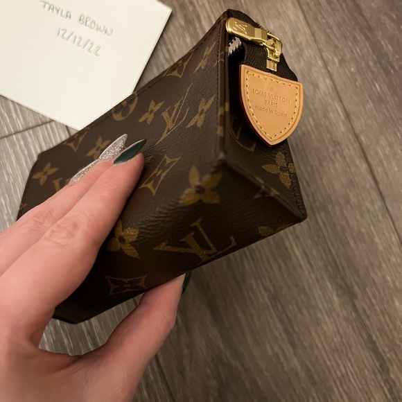 louis vuitton toiletry 15 - Picture 9 of 12